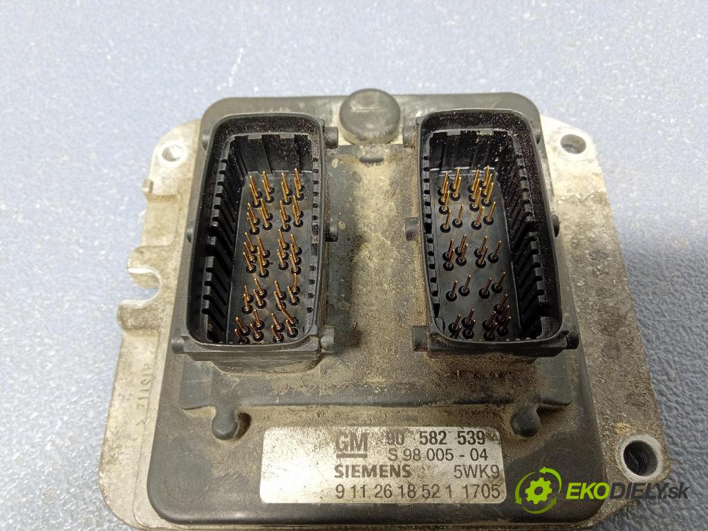 Opel Zafira 2000 riadiaca jednotka Motor: 90582539
