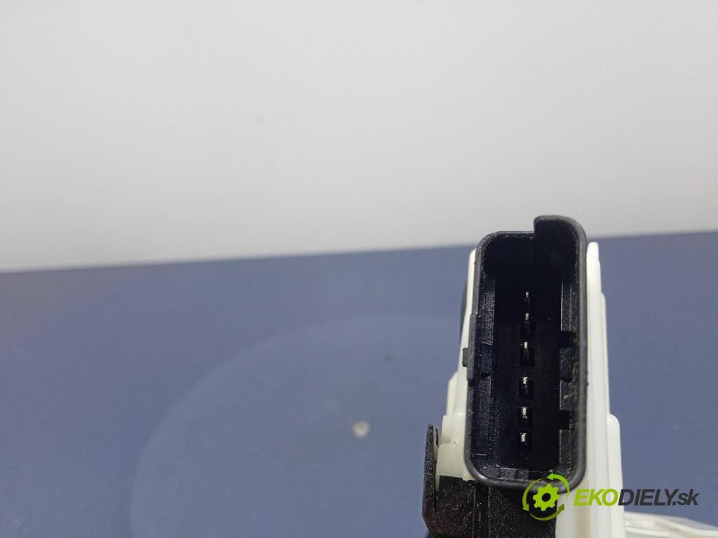 Citroen Berlingo 2019 zámok dvere zad Vľavo: 243587