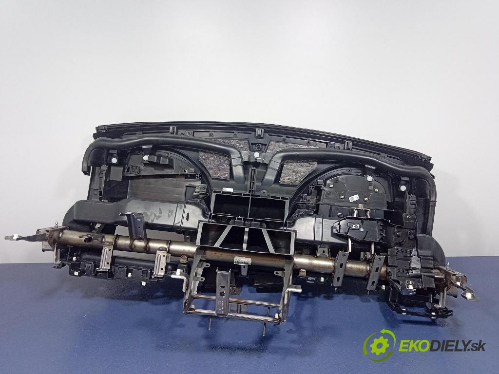 Citroen Berlingo 2019 kokpit,pristrojová doska