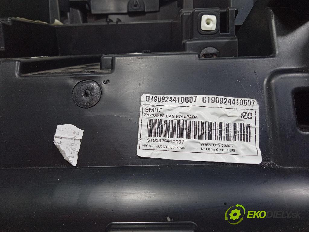 Citroen Berlingo 2019 kokpit,pristrojová doska