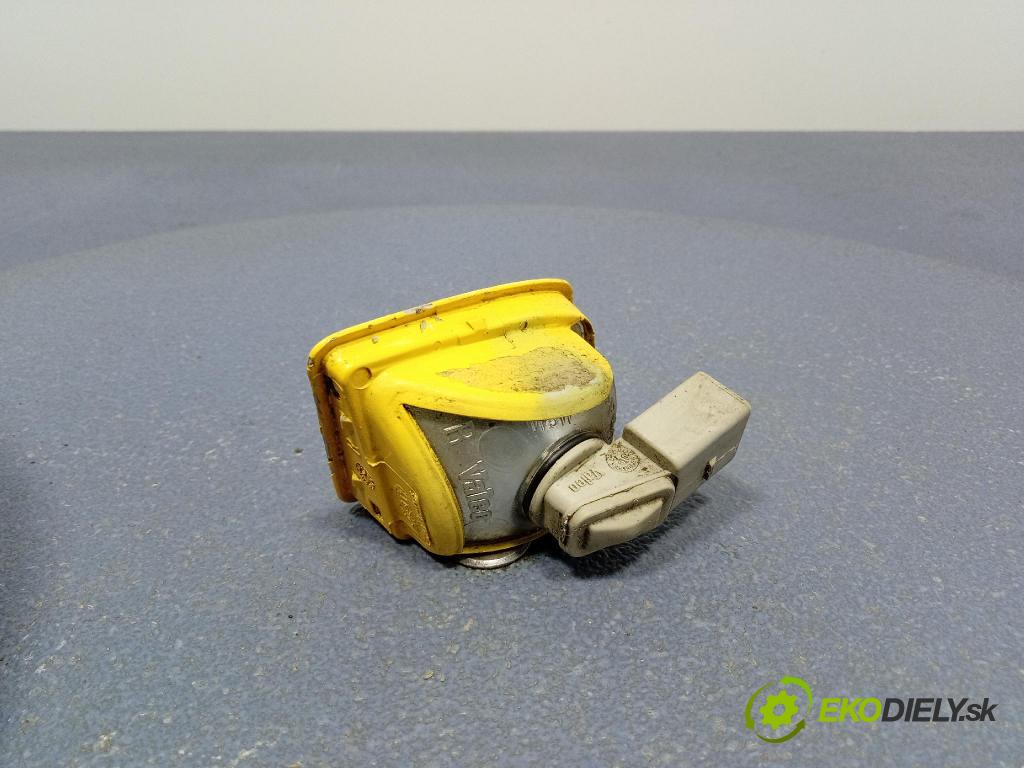 Vw Beetle 2001 zaslepka: zad 1C0990013A