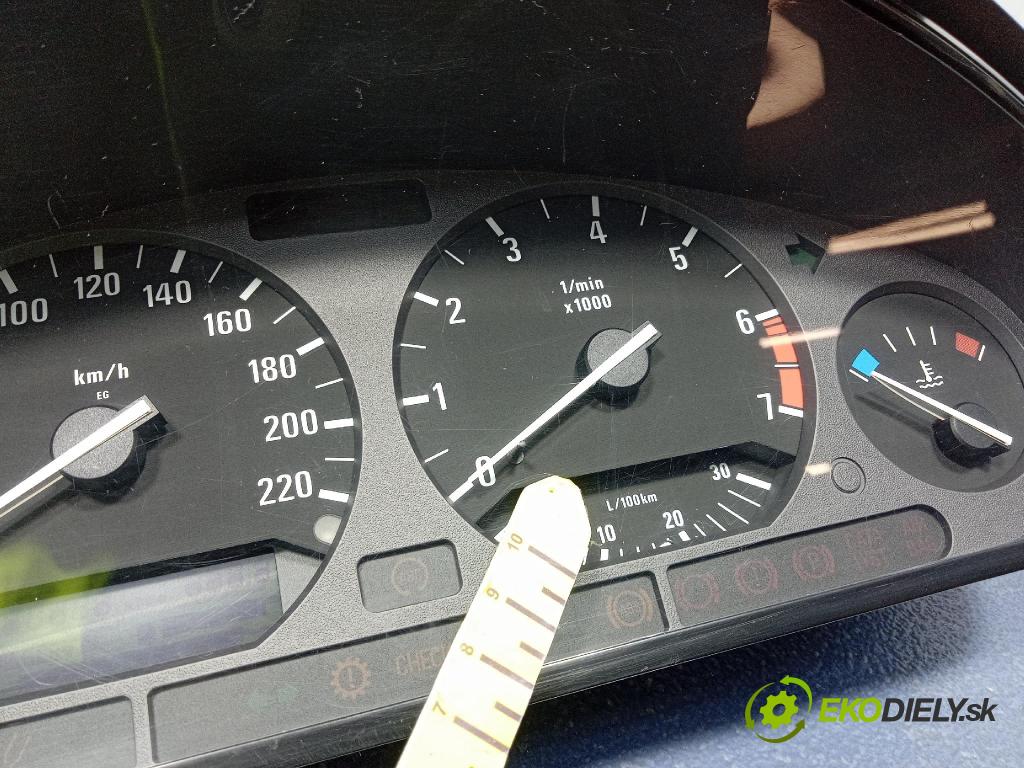 Bmw Seria 3 1991 prístrojovka/ budíky 8363821