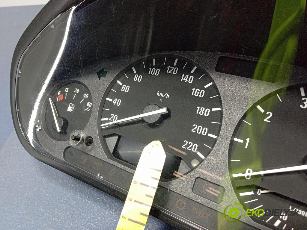 Bmw Seria 3 1991 prístrojovka/ budíky 8363821