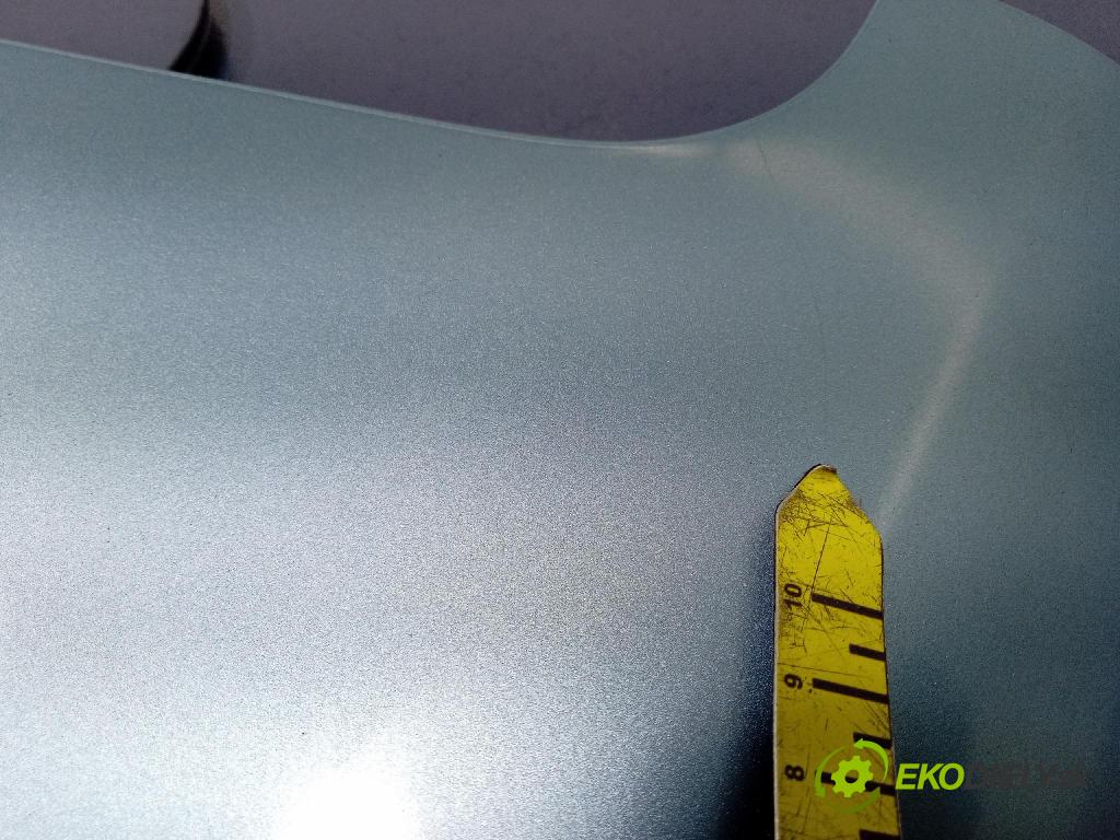 Mitsubishi Grandis 2005 Spoiler: 