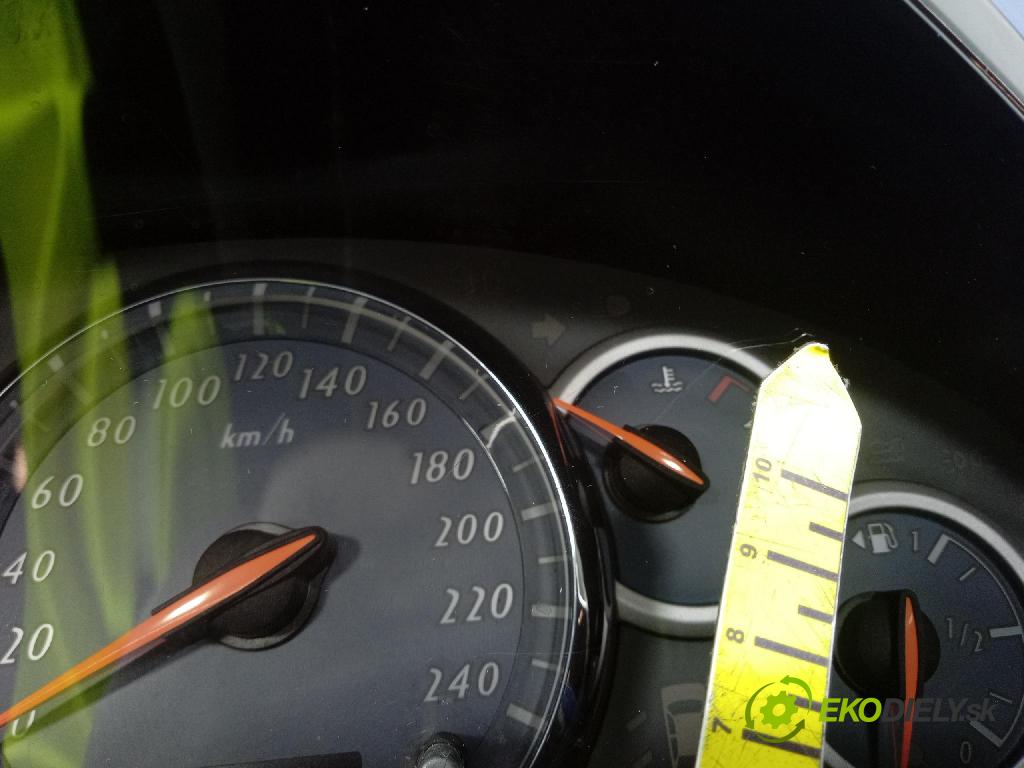 Mitsubishi Grandis 2005 prístrojovka/ budíky MN188381