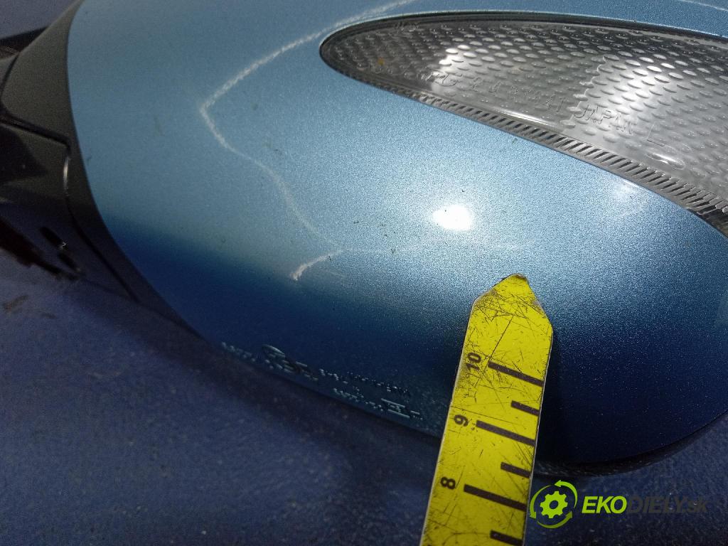 Mitsubishi Grandis 2005 zrkadlo Vľavo: