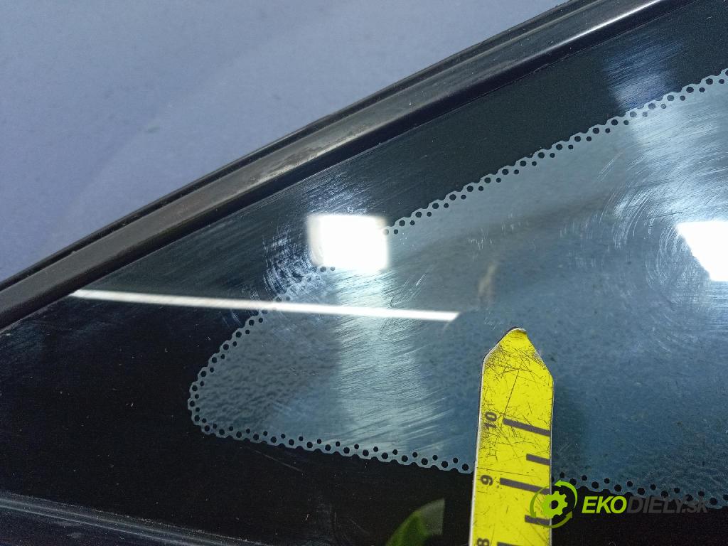Mitsubishi Grandis 2005 sklo Karoséria: Predné