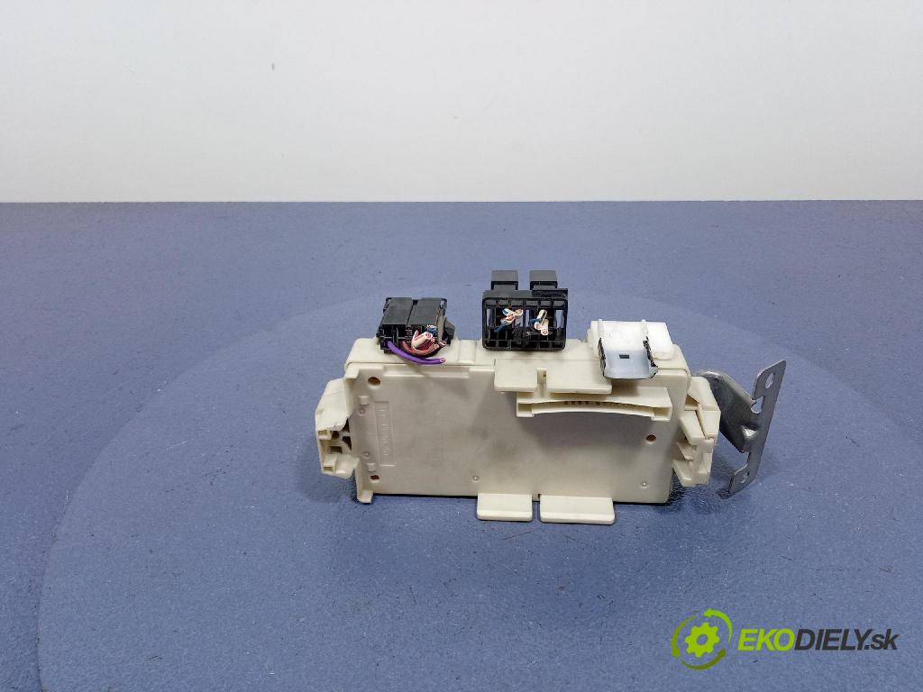 Mitsubishi Grandis 2005 skrinka Poistky: 40601-0085