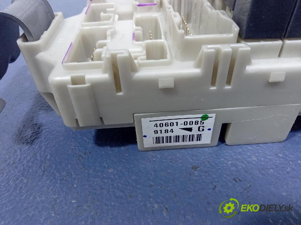 Mitsubishi Grandis 2005 skrinka Poistky: 40601-0085