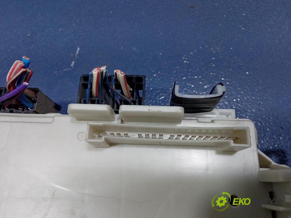 Mitsubishi Grandis 2005 skrinka Poistky: 40601-0085