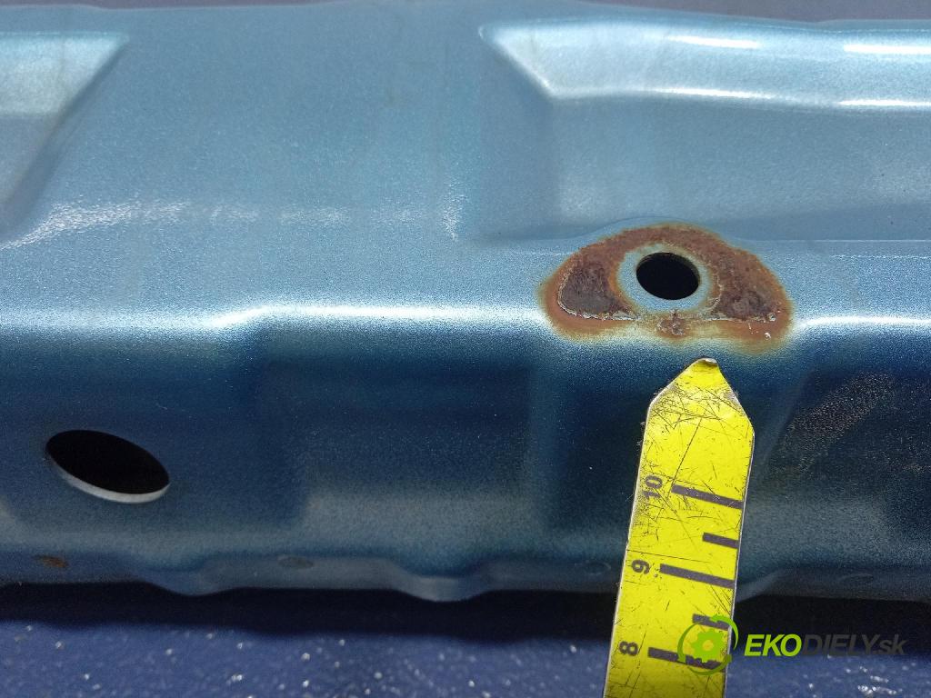 Mitsubishi Grandis 2005 výztuha narazník před