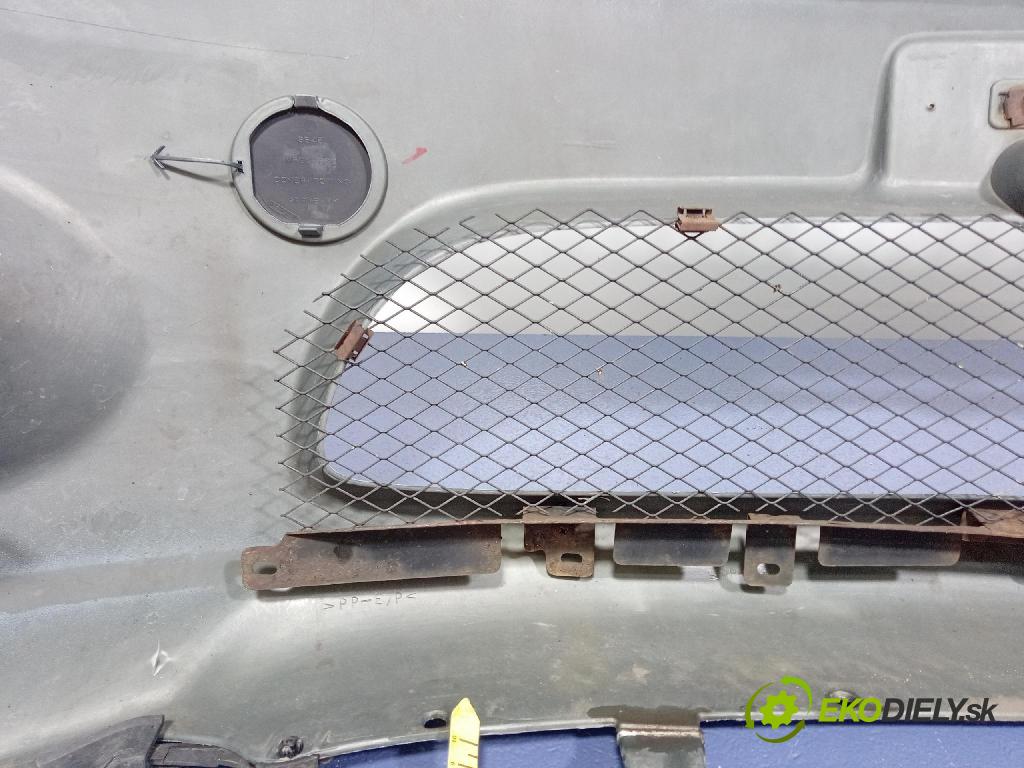 Mitsubishi Grandis 2005 nárazník před 