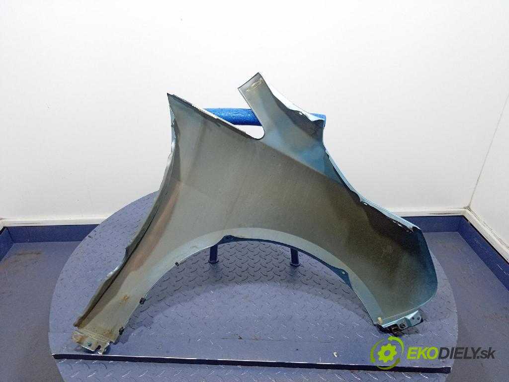 Mitsubishi Grandis 2005 blatnik před Levý:
