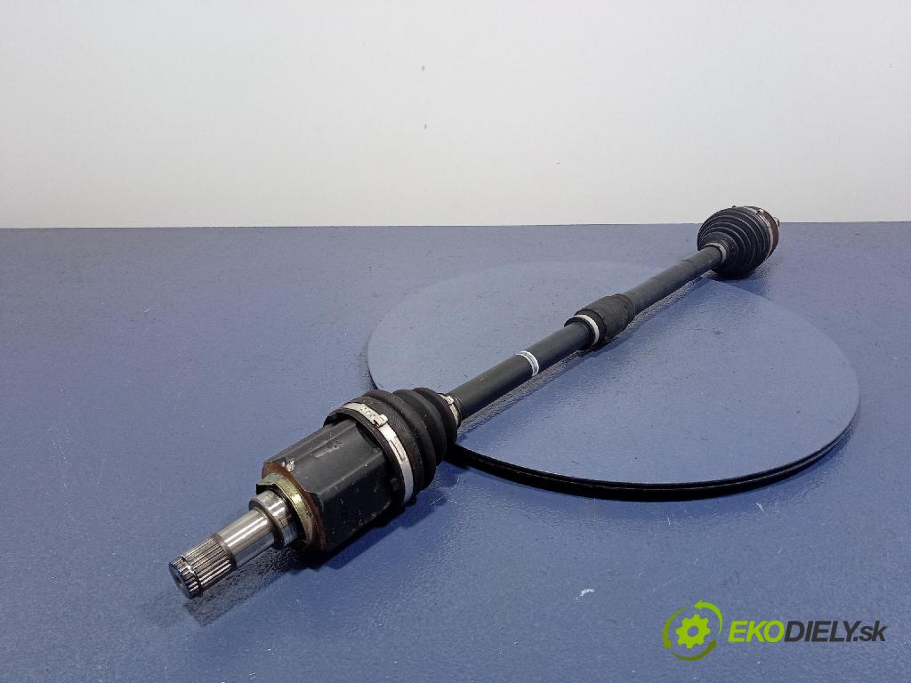 Mitsubishi Grandis 2005 poloos Prava: Predné 