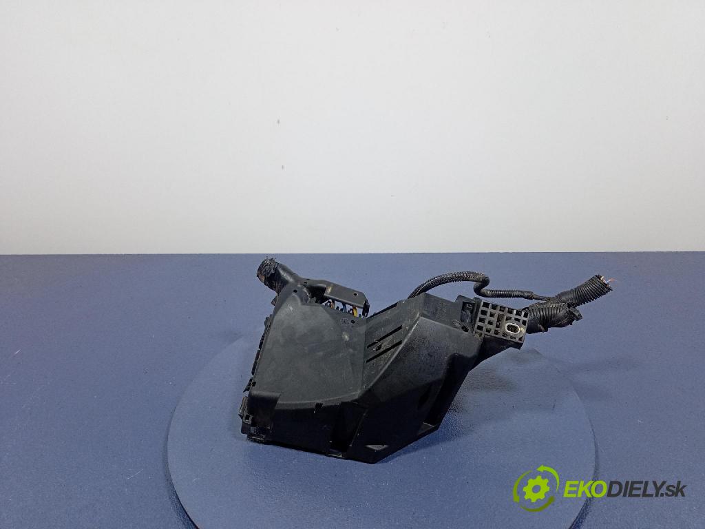 Ford Mondeo 2009 skrinka Poistky: 6G9T-14A067-AB