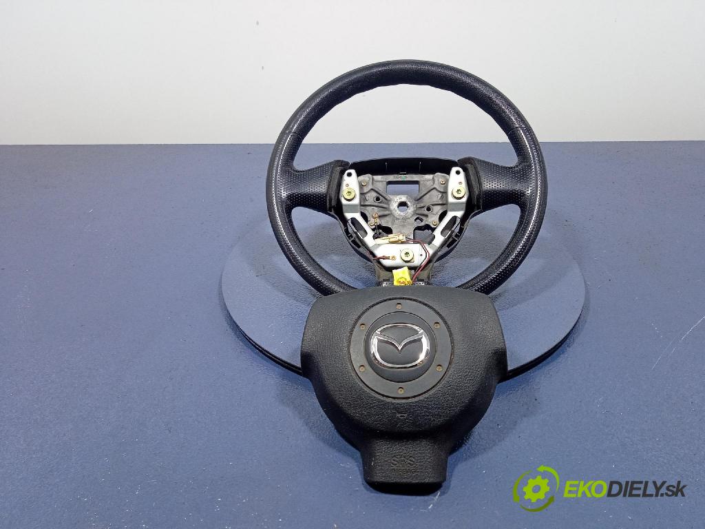 Mazda 2 2003 volant