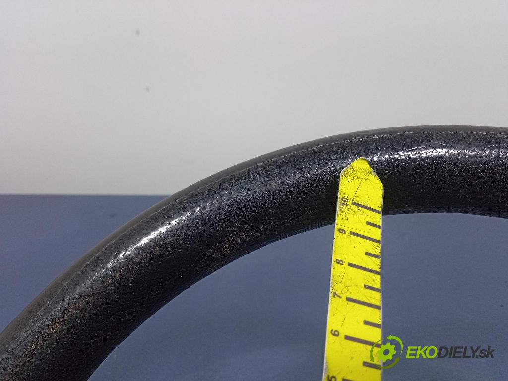 Mazda 2 2003 volant