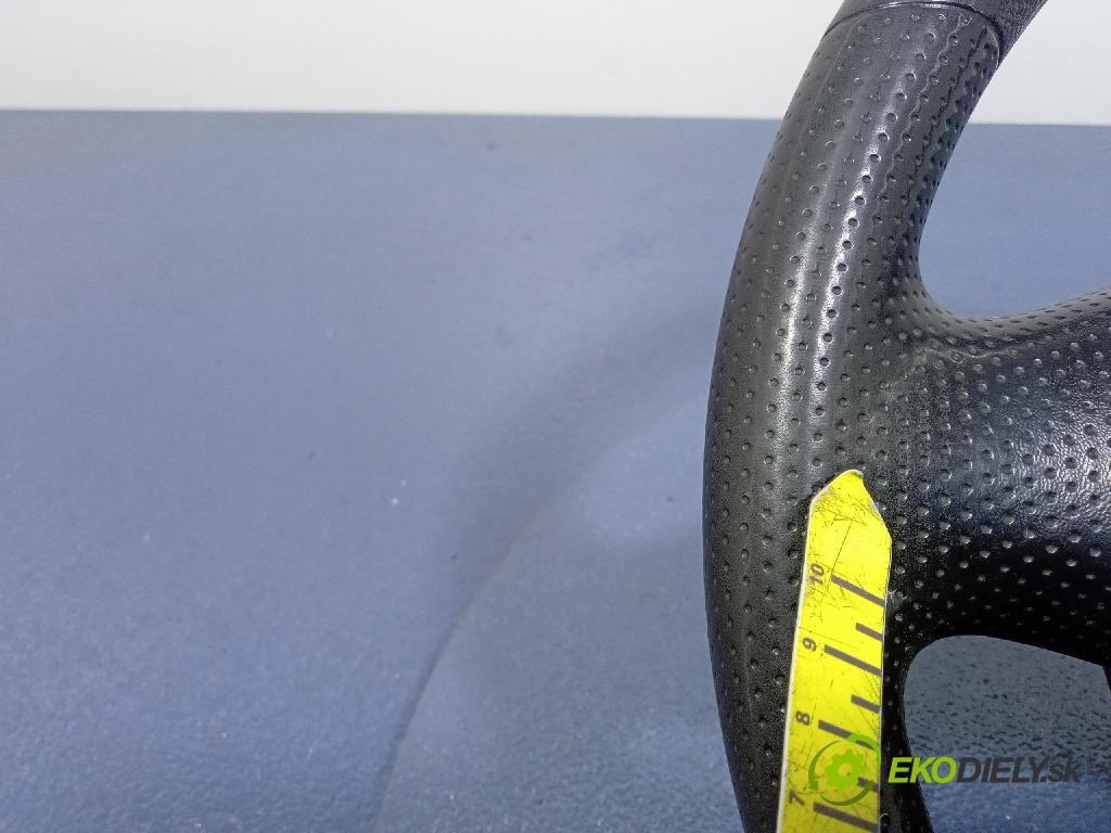Mazda 2 2003 volant 