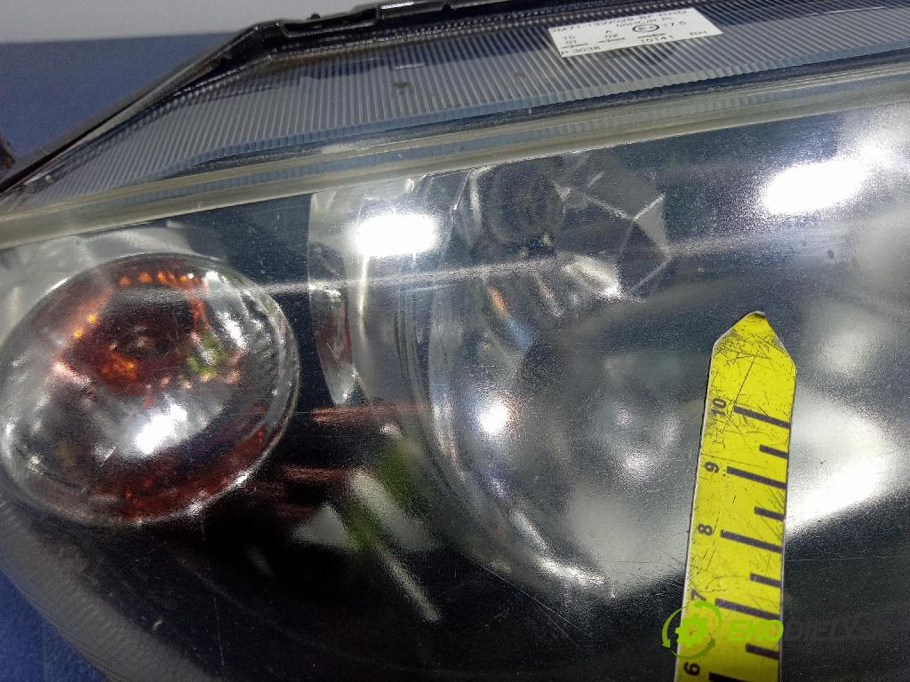 Mazda 2 2003 Reflektor: v pravo: 3M71-13W029-BF