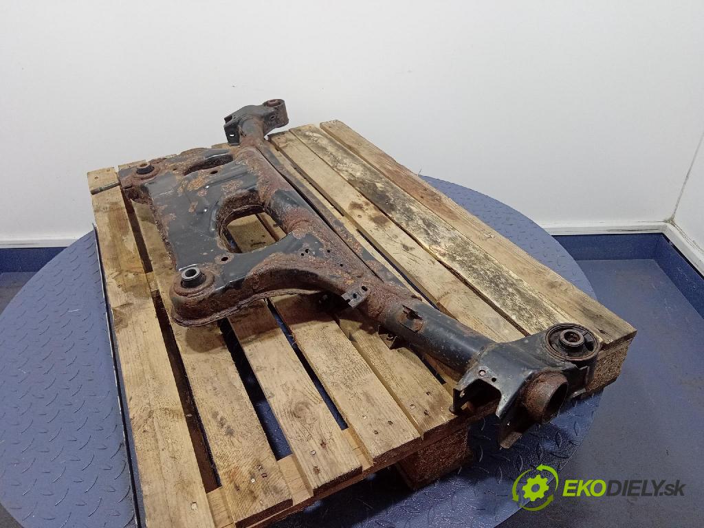 Mitsubishi Grandis 2005 výstuha Pozastavenia: zad