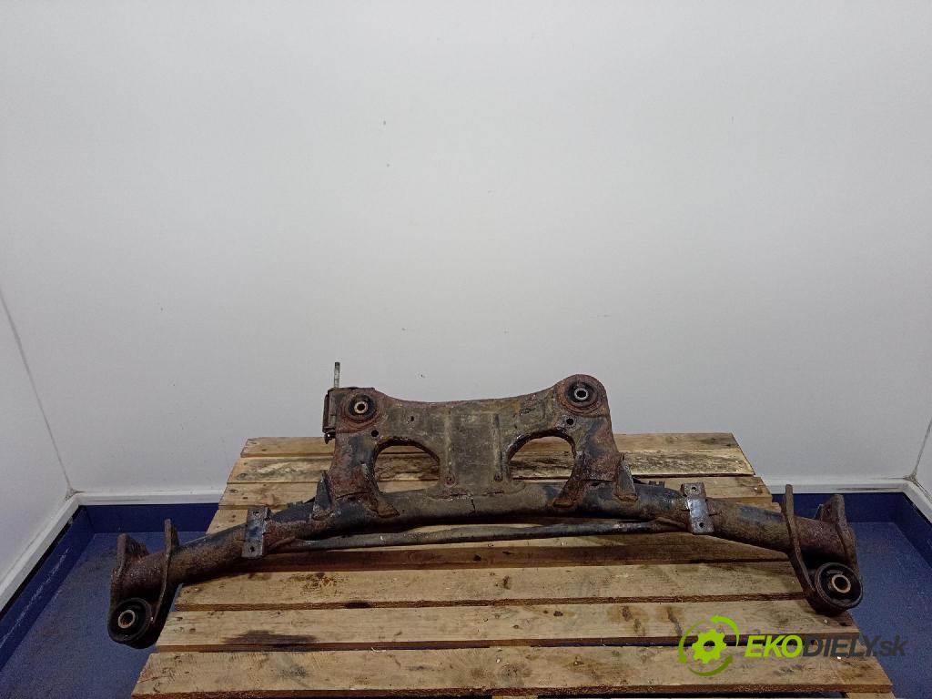 Mitsubishi Grandis 2005 výstuha Pozastavenia: zad