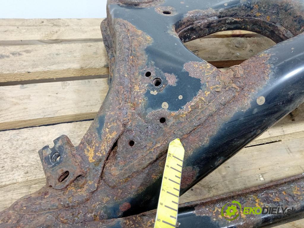 Mitsubishi Grandis 2005 výstuha Pozastavenia: zad