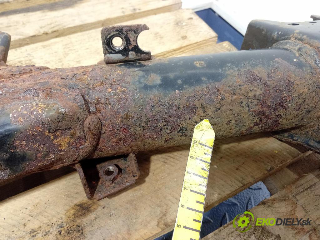 Mitsubishi Grandis 2005 výstuha Pozastavenia: zad