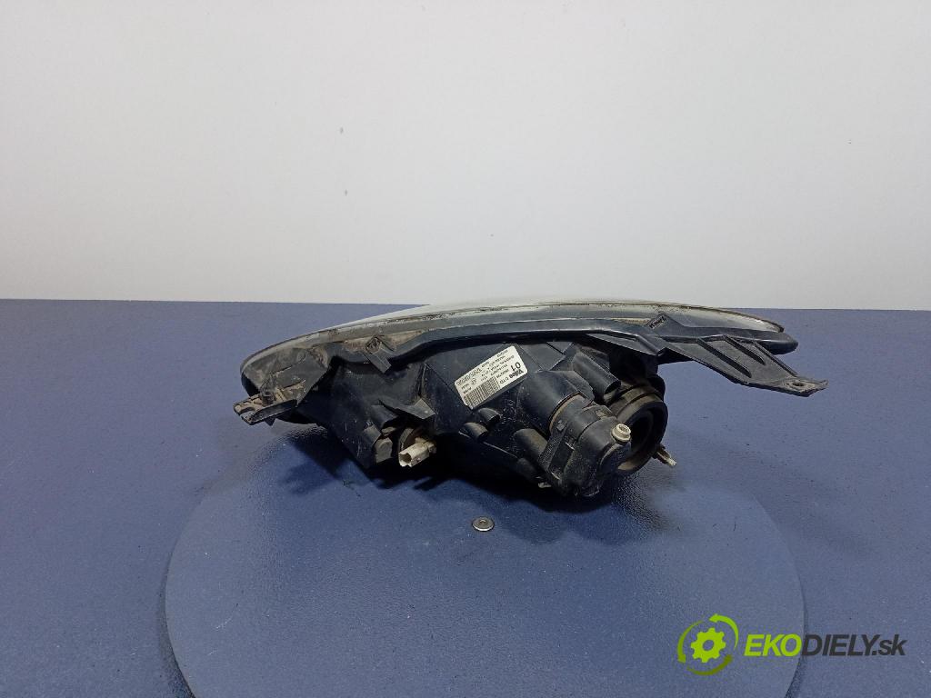 Toyota Aygo 2009 Reflektor: v pravo: 81110-0H070