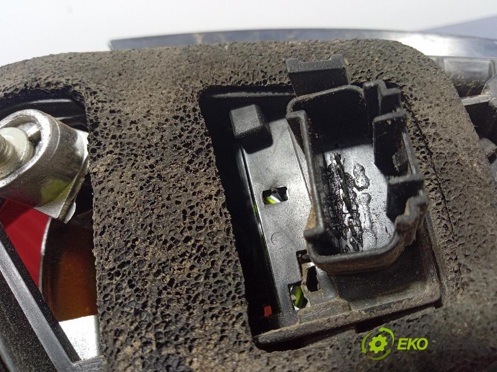 Toyota Aygo 2009 svetlo / reflektor zad Prava: Vonkajsia: