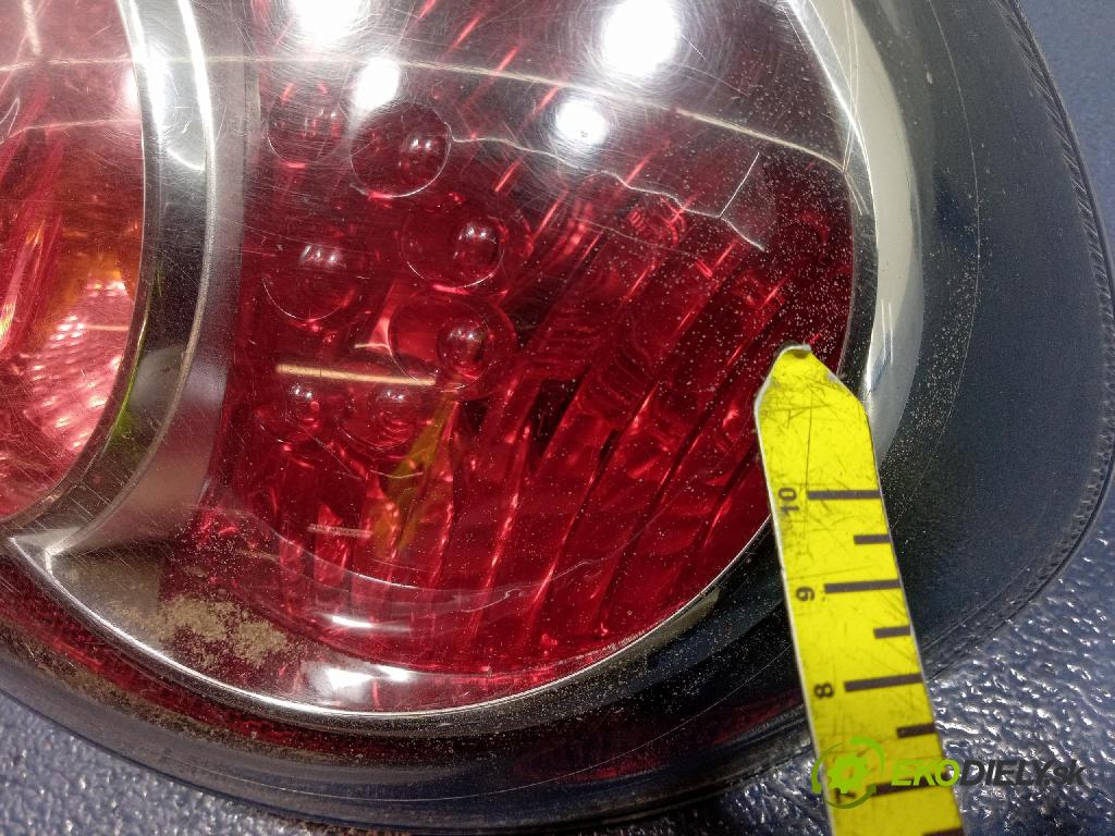 Toyota Aygo 2009 svetlo / reflektor zad Prava: Vonkajsia: