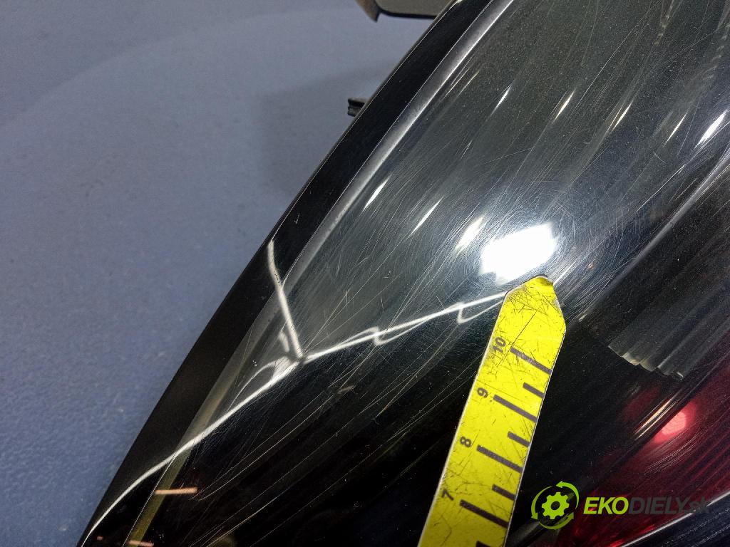 Opel Astra 2006 svetlo / reflektor zad ľavá Vonkajsia: