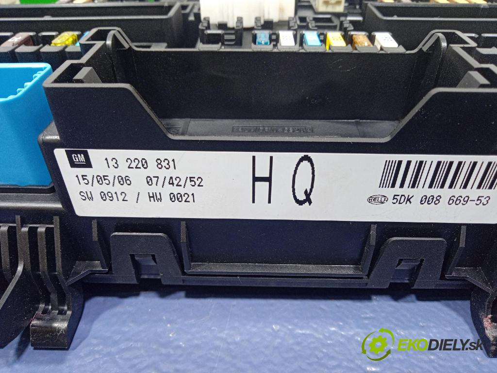 Opel Astra 2006 skrinka Poistky: