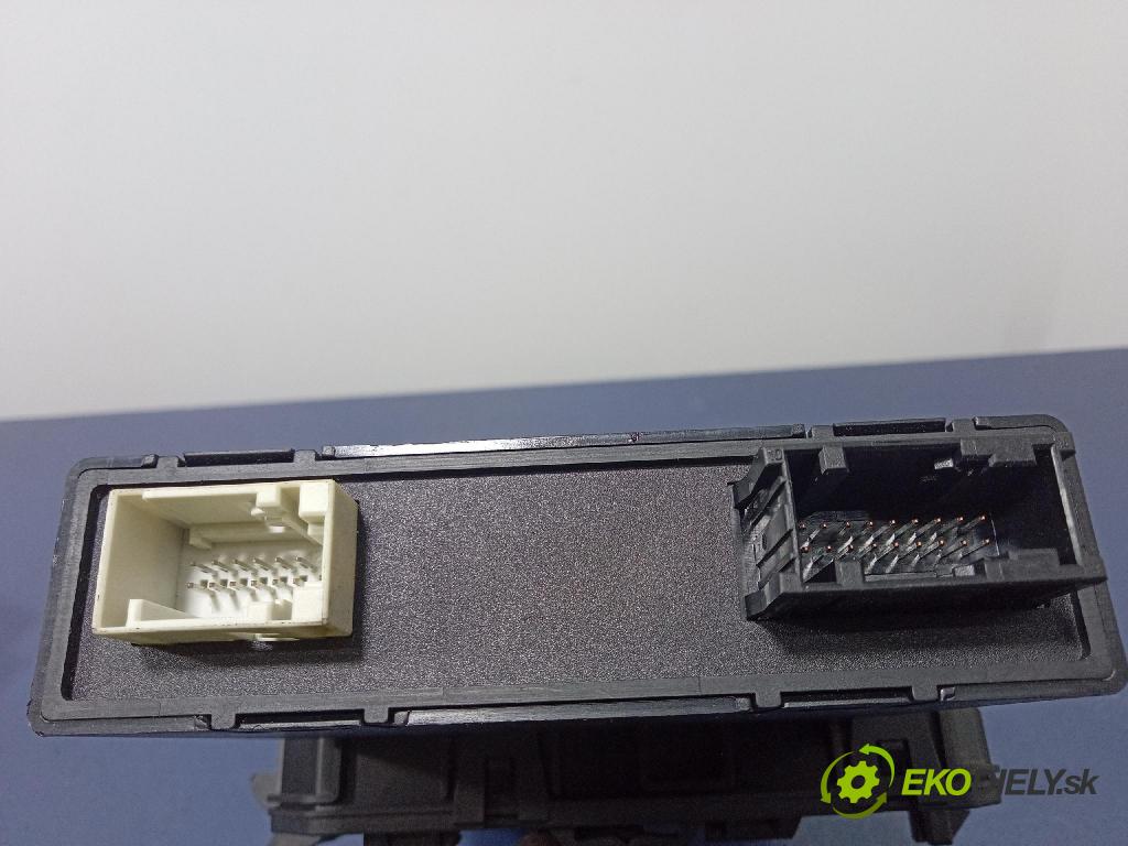 Opel Astra 2006 skrinka Poistky: