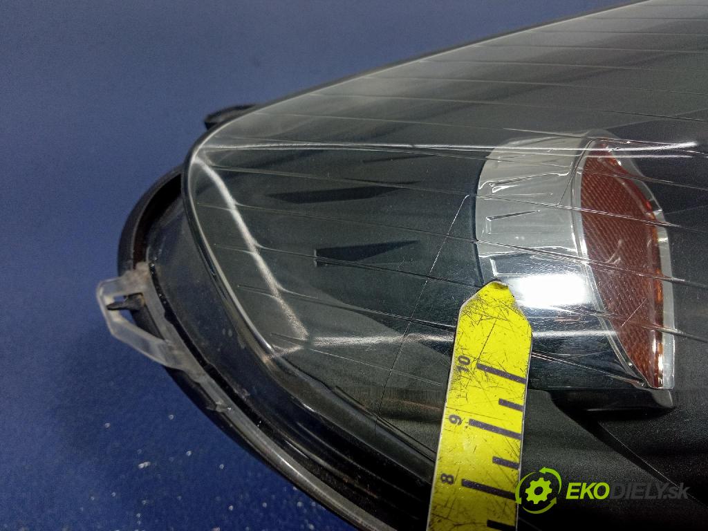 Opel Astra 2006 Reflektor: v pravo: 1EG270370