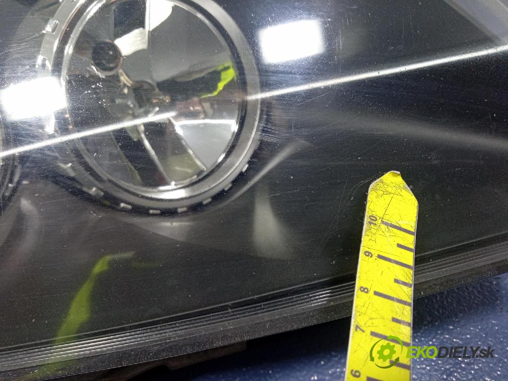 Opel Astra 2006 Reflektor: v pravo: 1EG270370