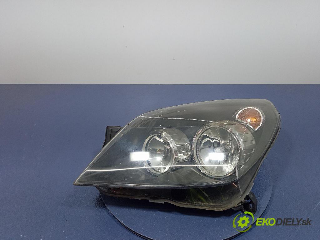 Opel Astra 2006 Reflektor: Vľavo: 1EG270370