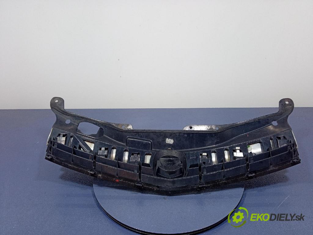 Opel Astra 2006 mřížka / Gril: 13108460