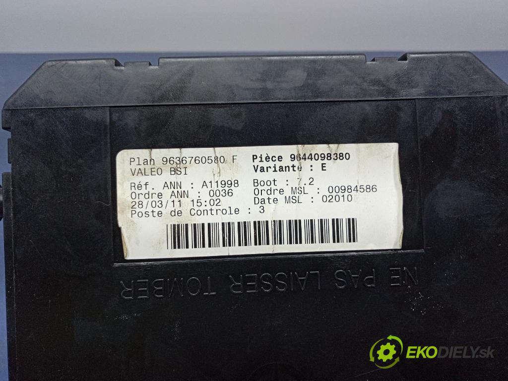 Peugeot 307 2.0 hdi 2001 skříňka Pojistky 9644098380