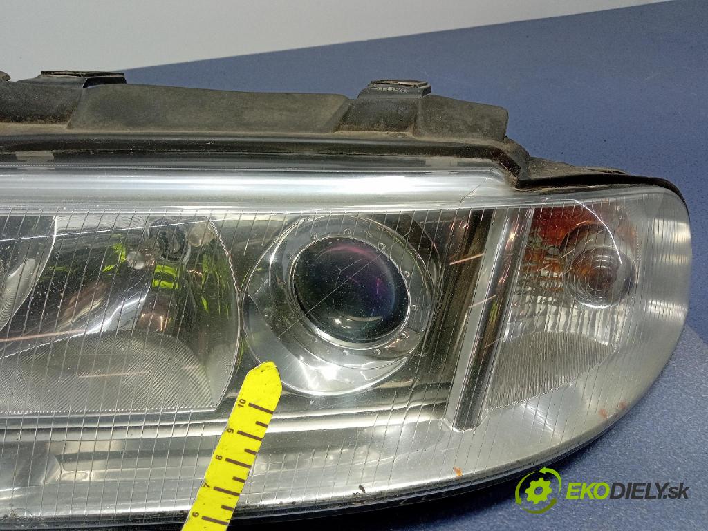 Audi A4 1999 světlo Levý: 8D0941029AK