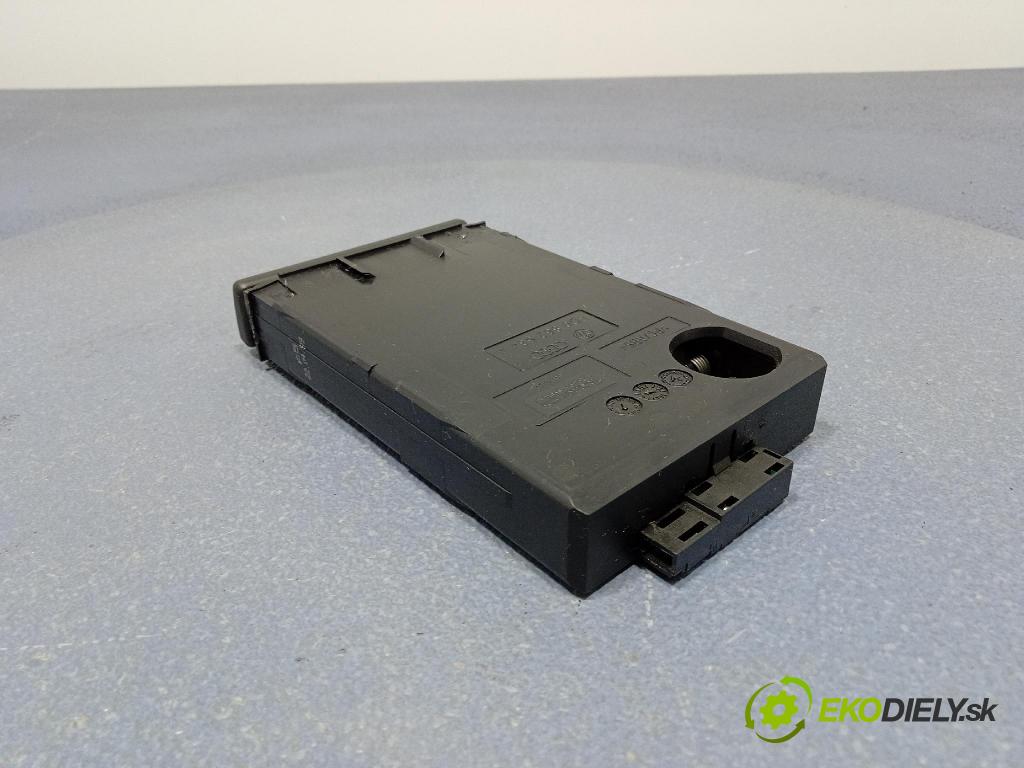 Audi A4 1999 kastlík 8D0862534A