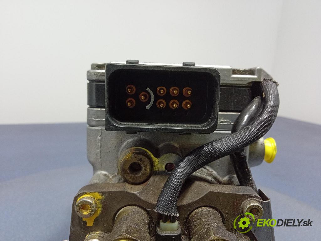 Audi A4 1999 čerpadlo Injekce: 059130106B