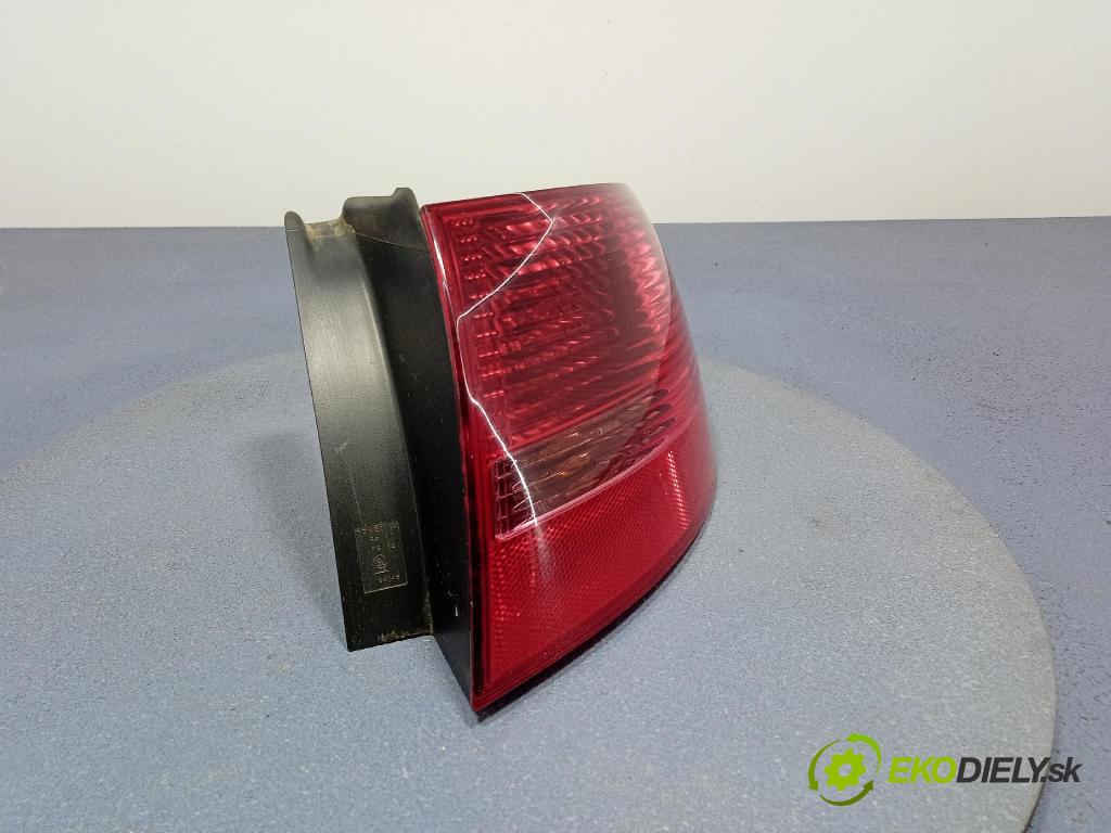 Audi A6 2008 svetlo / reflektor zad Prava: Vonkajsia: 4F9945096