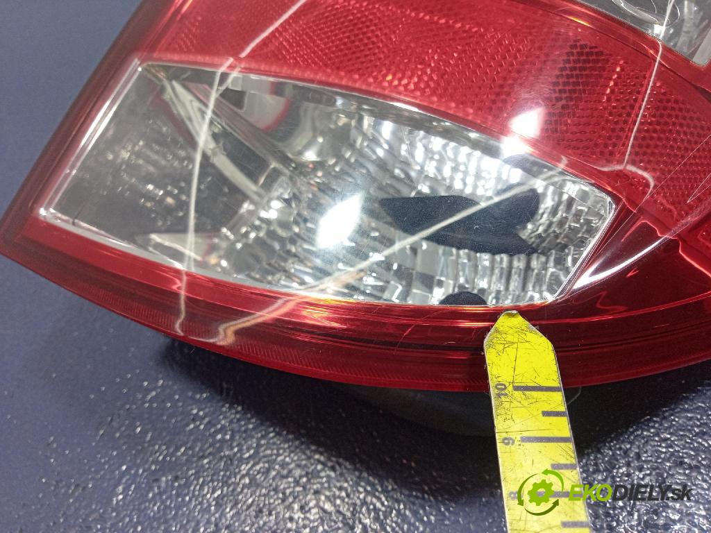 Kia Ceed 2010 svetlo / reflektor zad Prava: Vonkajsia: 92402-1H3