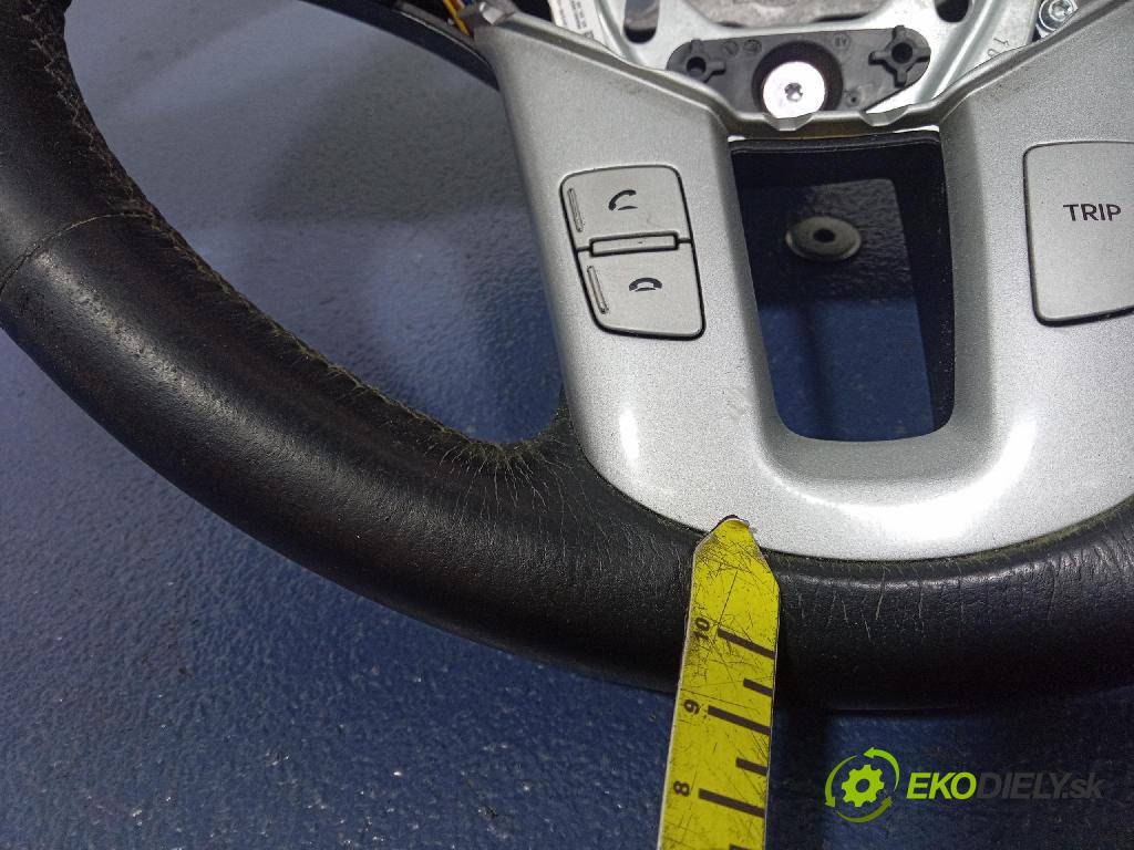 Kia Ceed 2010 volant