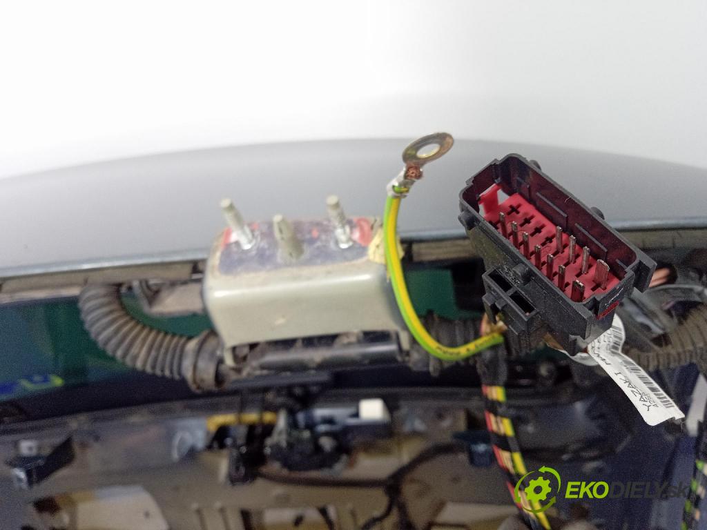 Citroen C4 2007 zadna dveře kufra: kufra: