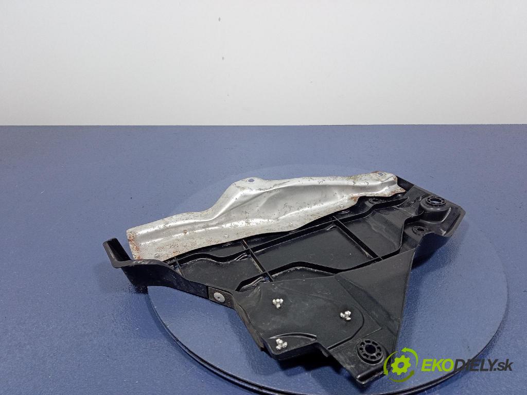 Honda Accord 2020 kryt Plast: podvozek: 74521-TWA-A0