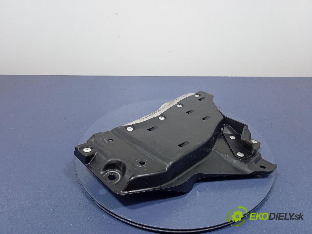 Honda Accord 2020 kryt Plast: podvozek: 74521-TWA-A0