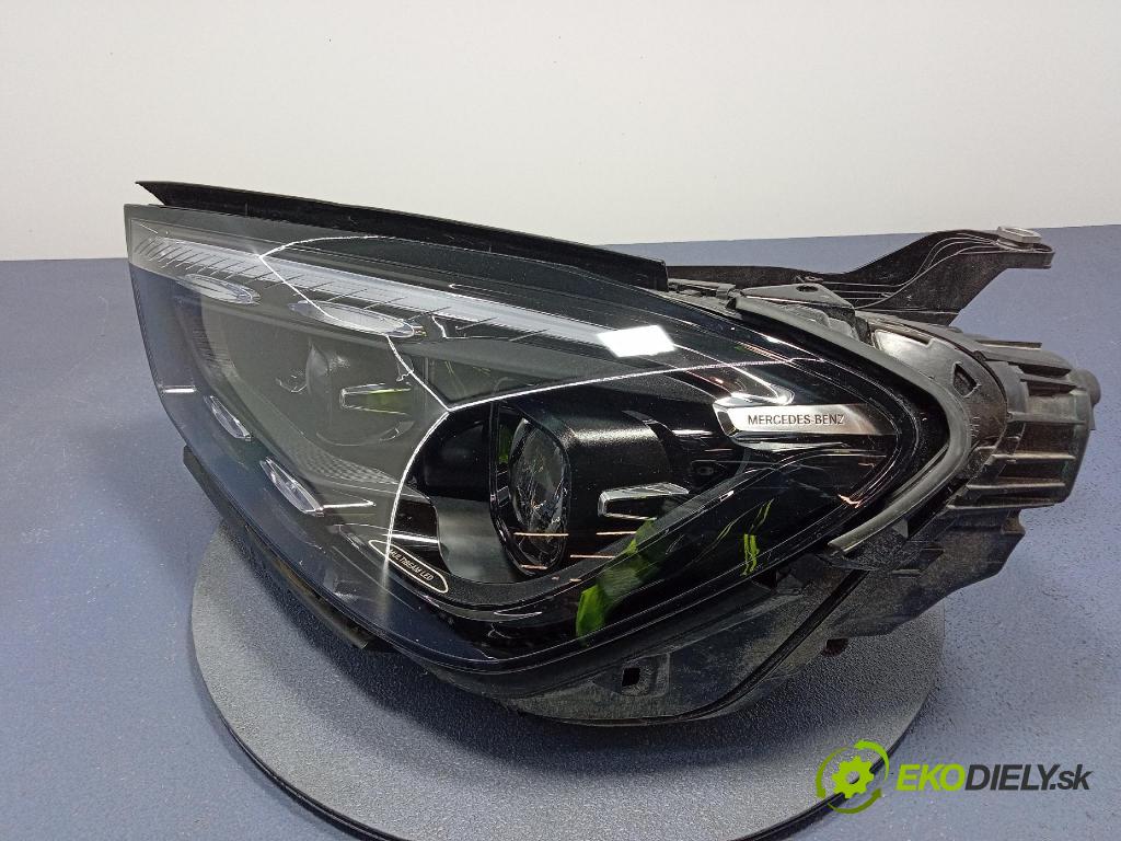 Mercedes GLA-Klasa 0 Reflektor: Vľavo: