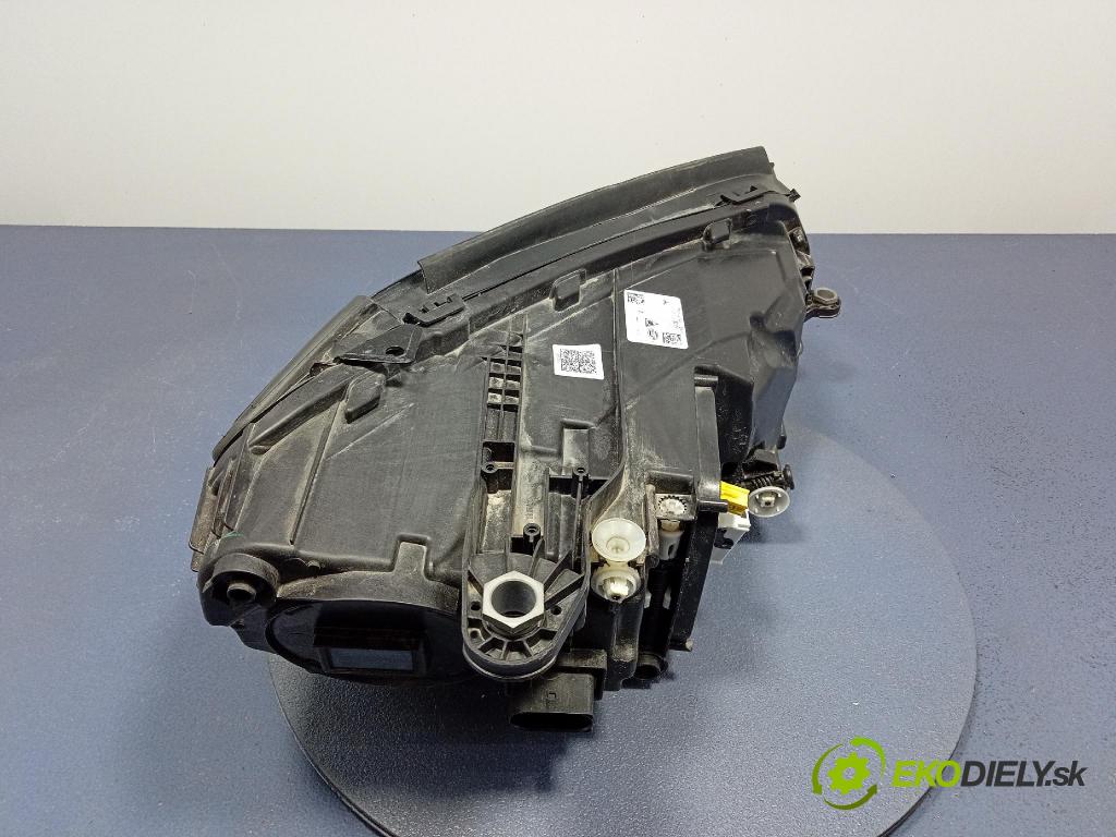 Mercedes GLA-Klasa 0 Reflektor: Vľavo: