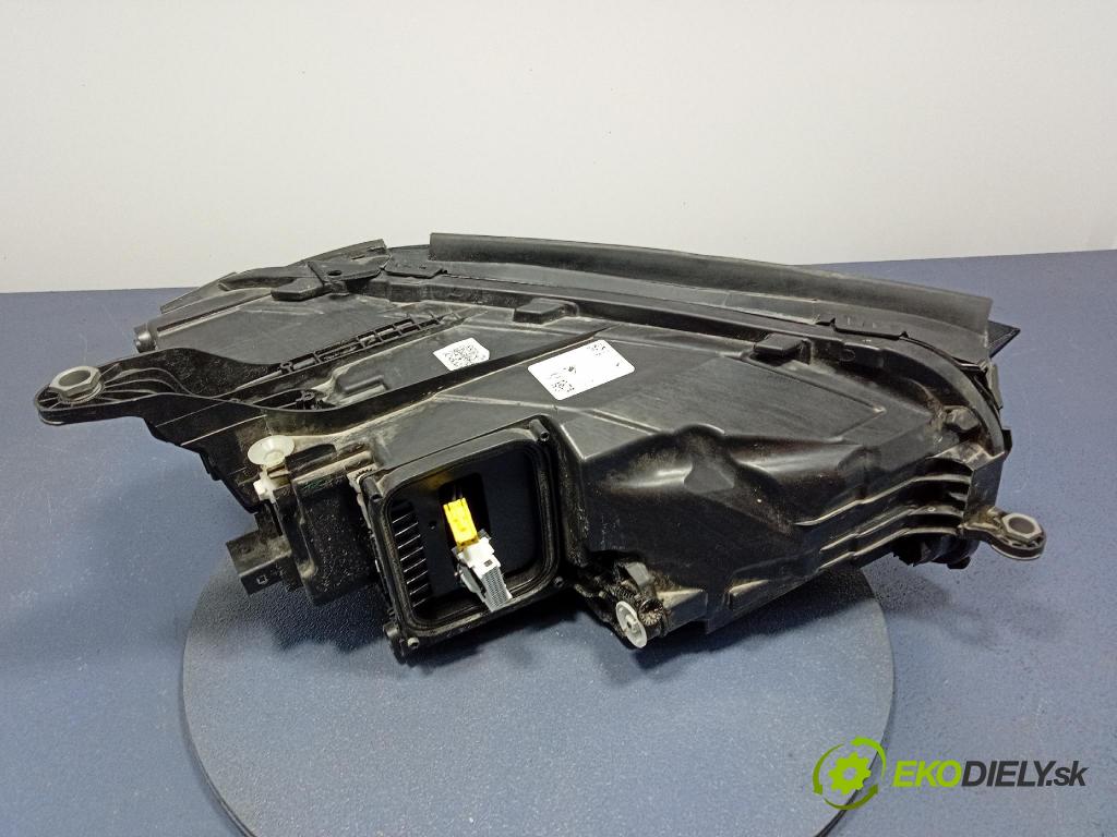 Mercedes GLA-Klasa 0 Reflektor: Vľavo: